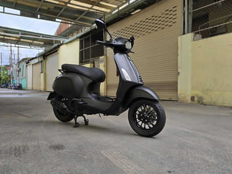 Vespa Sprint sơn áo màu Matte Black