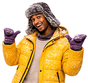 Homem com roupa de inverno, representando travel eSIM e chip virtual para viagens