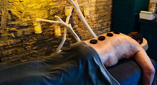 Massage aux pierres chaudes
