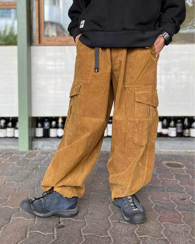 CHUMS】Corduroy Balloon Cargo Pants | in the ROOTS