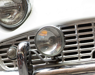 Las luces del coche de la vendimia