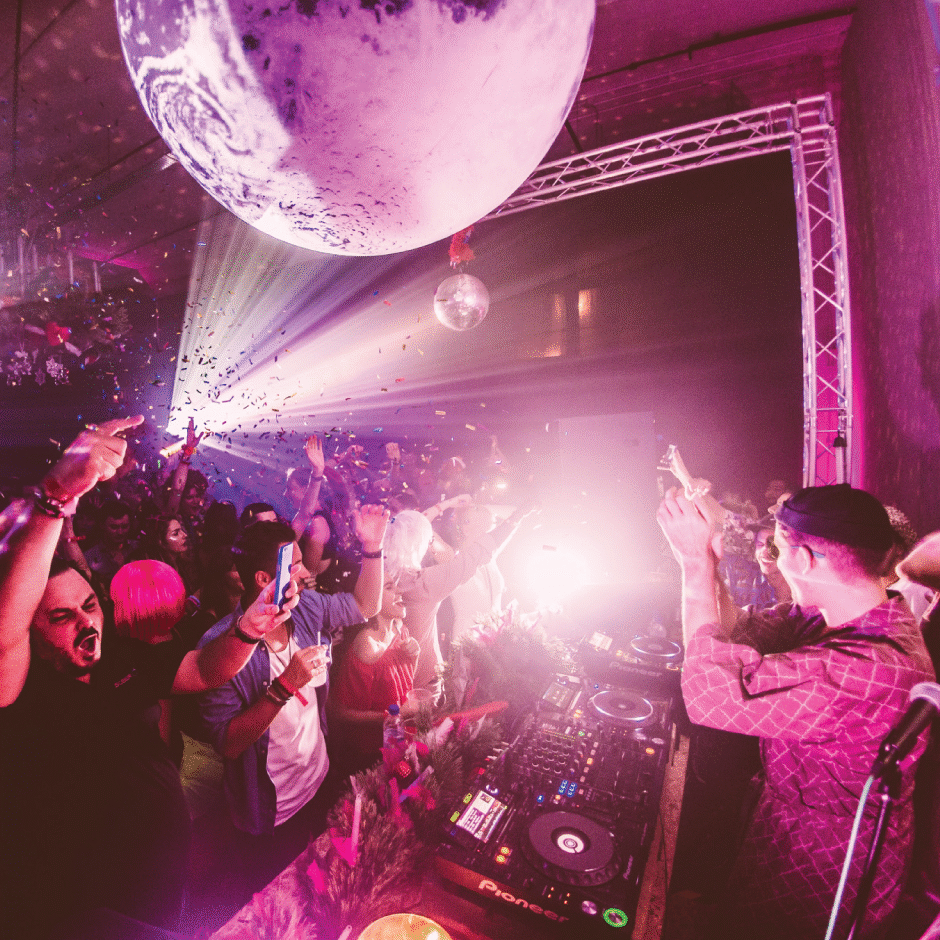 Strawberry-Space-Music+DJs.gif