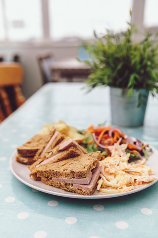 Vineleaf Cafe Small-15.jpg