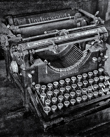 old-fashioned-underwood-typewriter-bw-susan-candelario.jpg