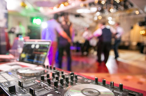 wedding-dj-and-dancefloor.jpg