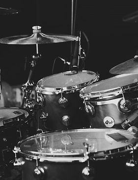 red-and-white-dw-drum-set-wallpaper-preview.jpg