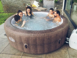 5 - 7 Person Hot Tub