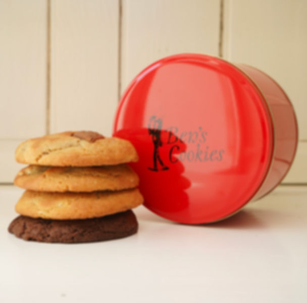 LARGE GIFT TIN (8 COOKIES)　クッキー詰め合わせ　8枚入り  ラージギフト缶