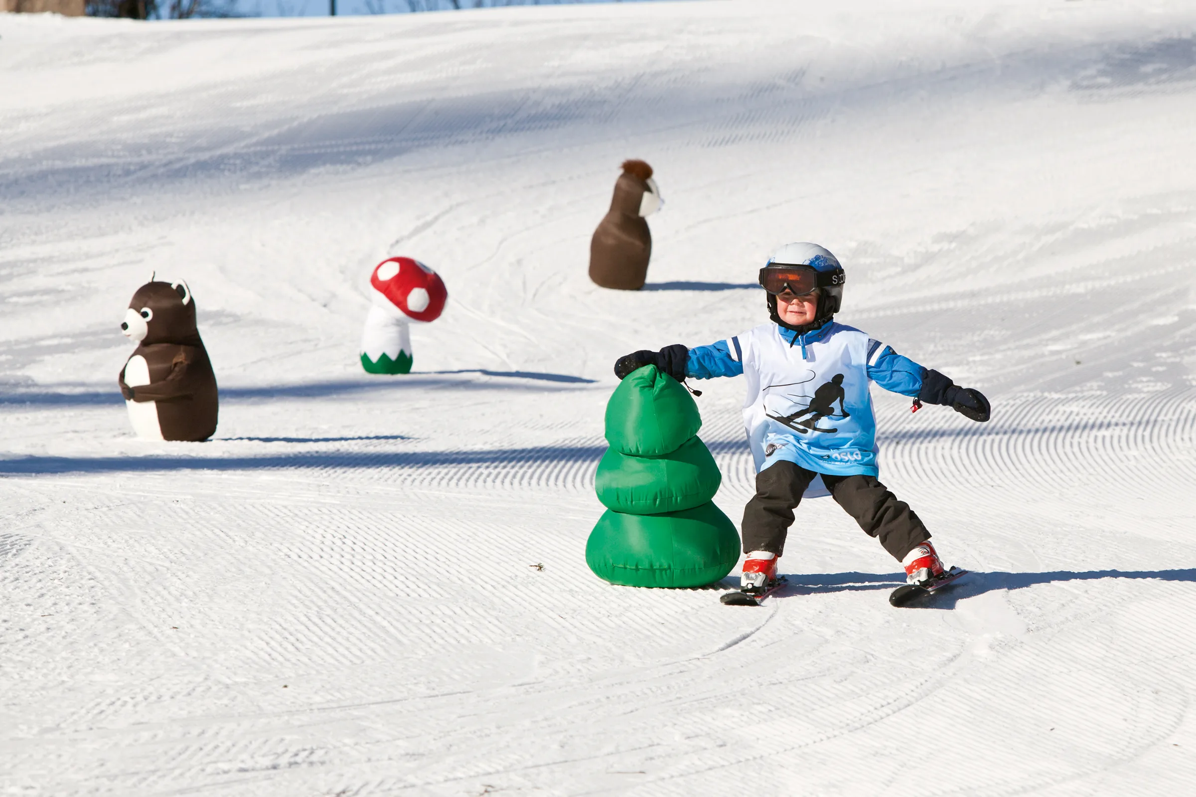 Family skiing