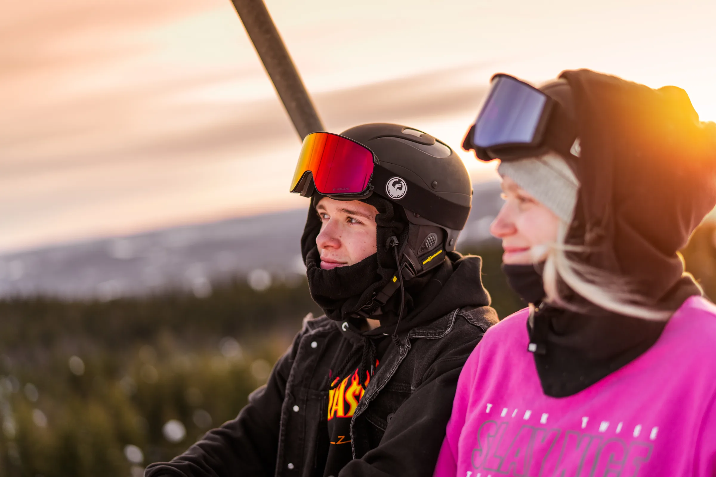 Gutt og jente i Skiheis