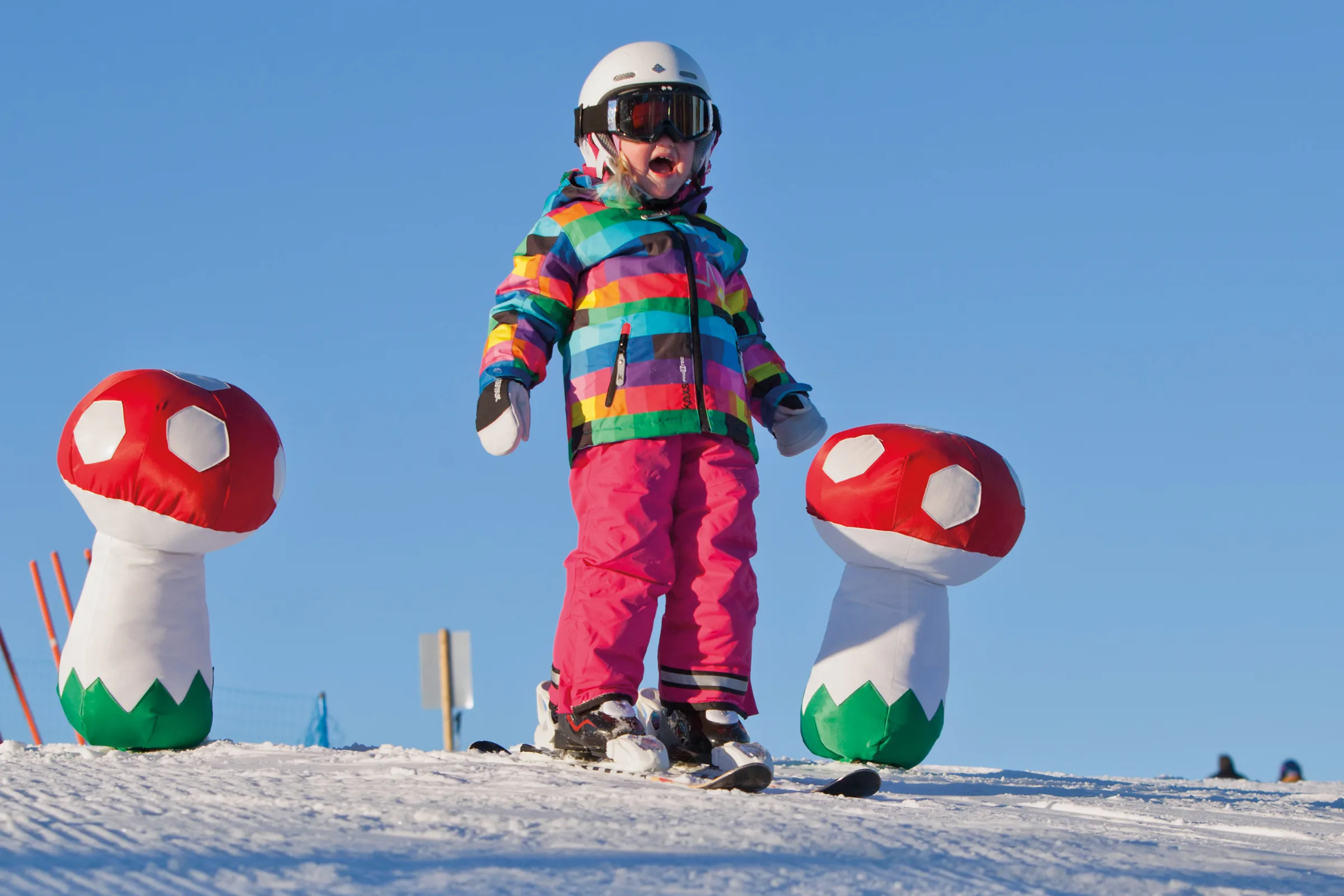 Familie på ski i Skimore Oslo