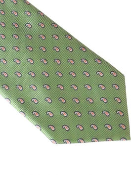 Stylish Neckties, Tie Clips & Men’s Fashion Accessories in Bahrain – The Complete Style Guide for Modern Men