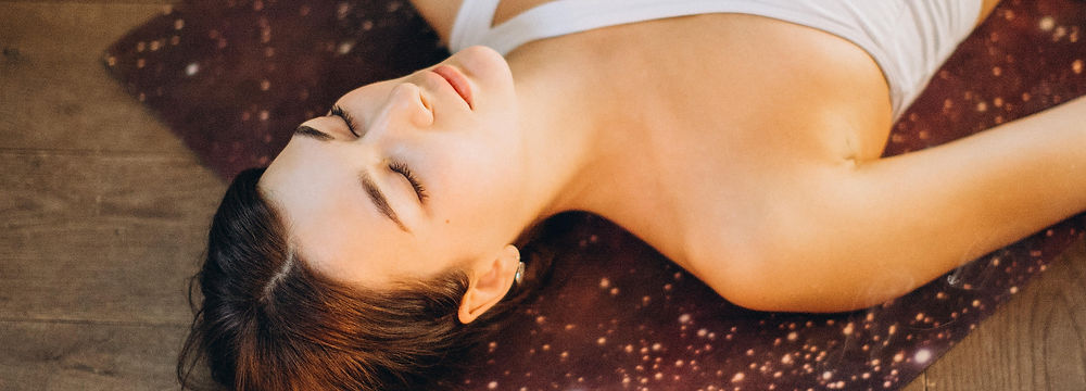 Femme en pleine méditation