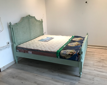Client Testimonial – Expressing Satisfaction with the Cozy Feel and Stylish Look of Our Bed Set in Their Home.
