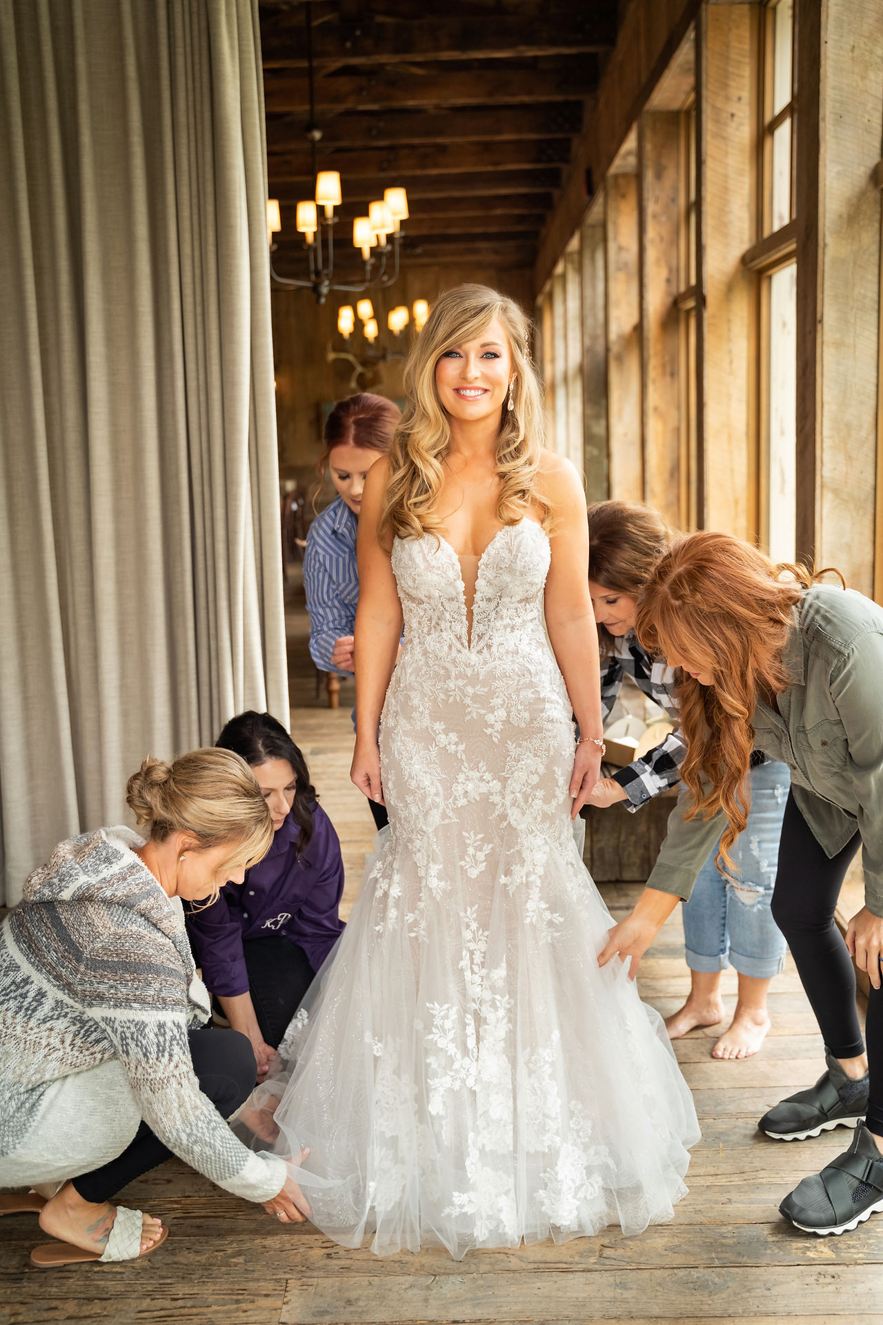 Wedding at FInley Farms in Ozark, MO by Lana Raquel Photography