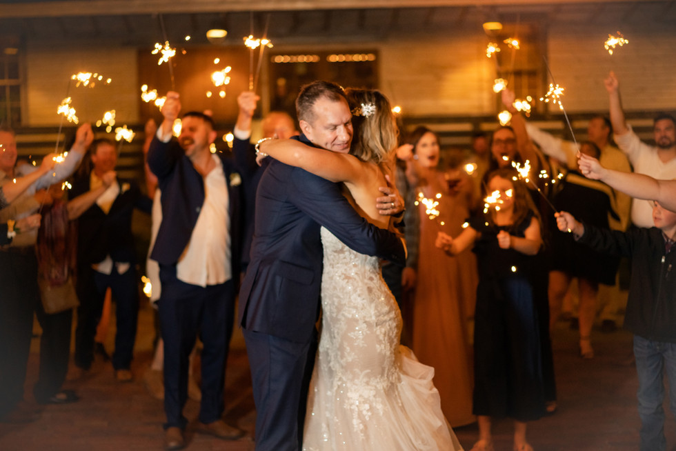 Wedding at FInley Farms in Ozark, MO by Lana Raquel Photography