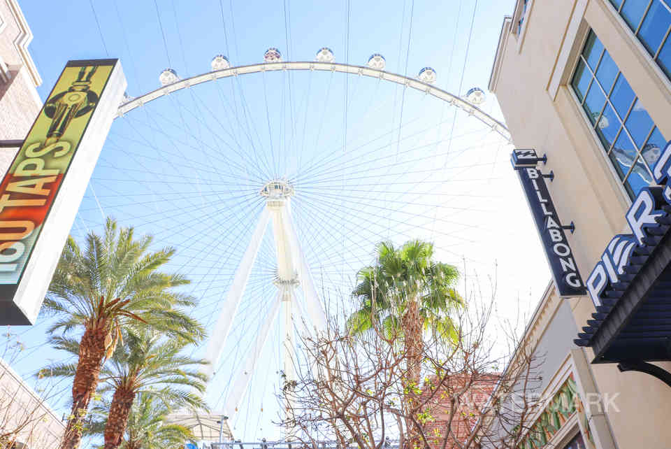 high roller ferris wheel las vegas nevada street (3).jpg