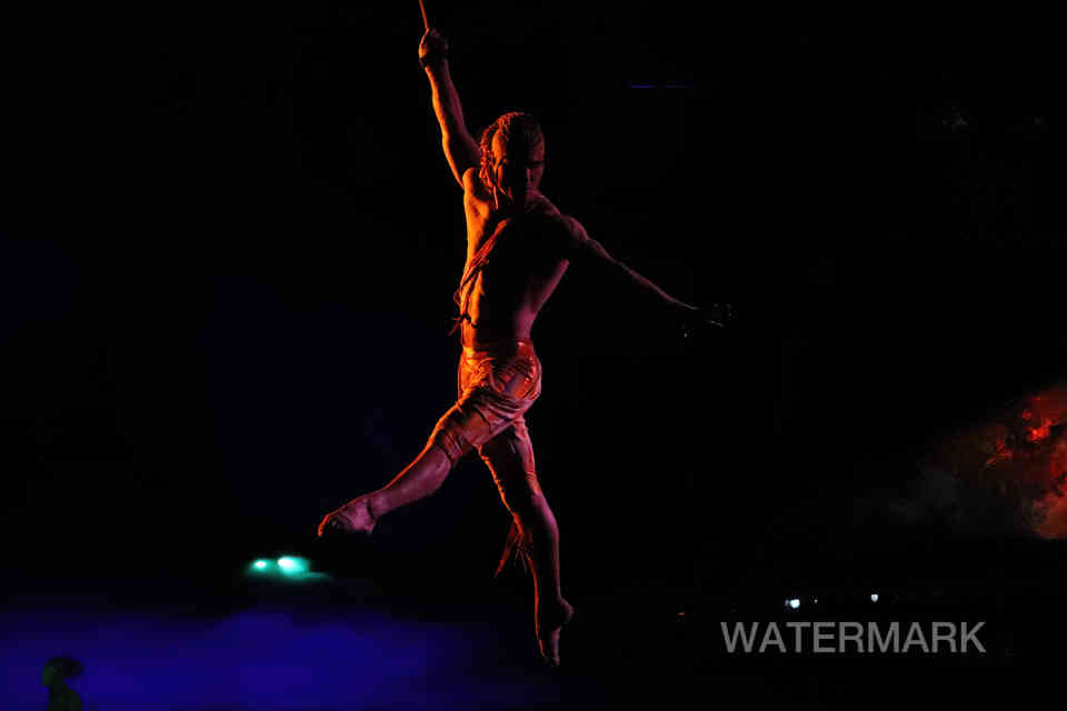 las vegas nevada cique de soliel mystere trapeze couple dancers swinging (20)-SharpenAI-Mo