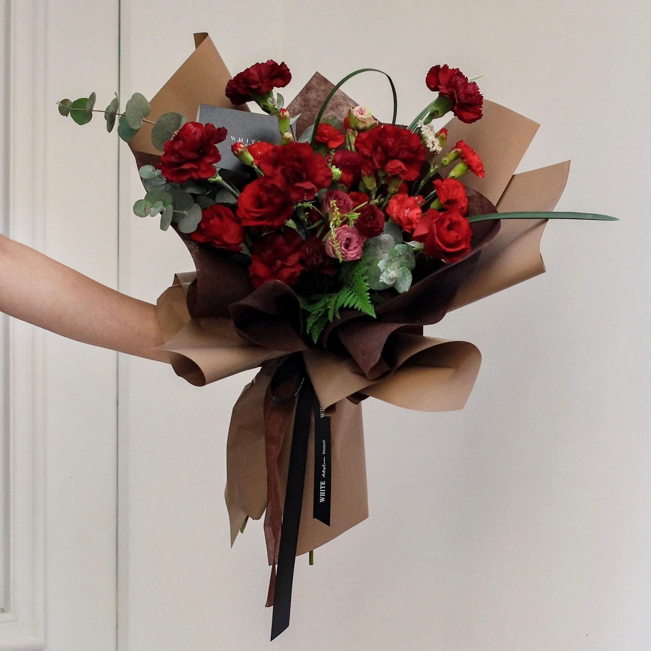 「紅山」玫瑰紅康乃馨鮮花束