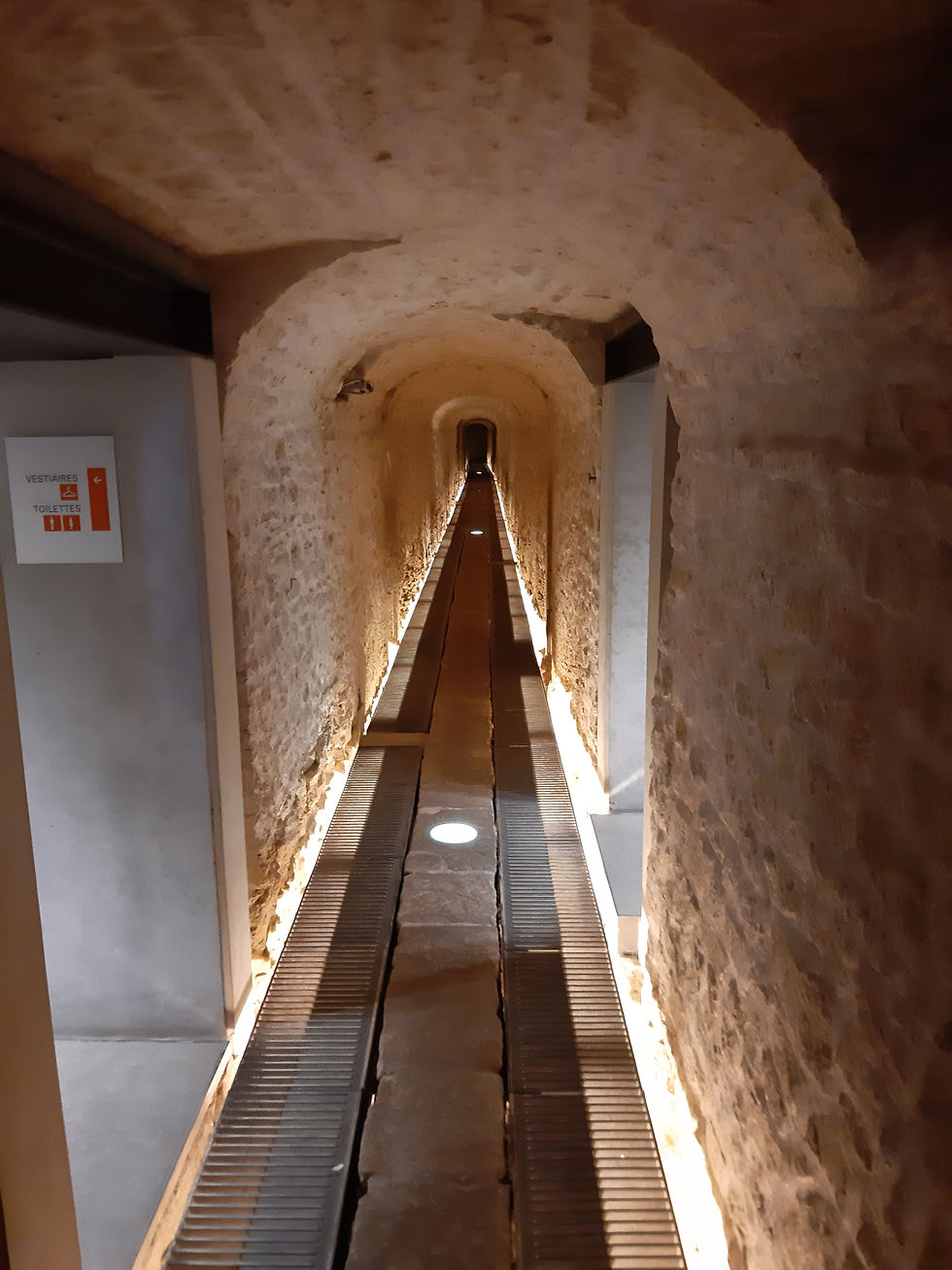 Casemate tunnel near the lockers