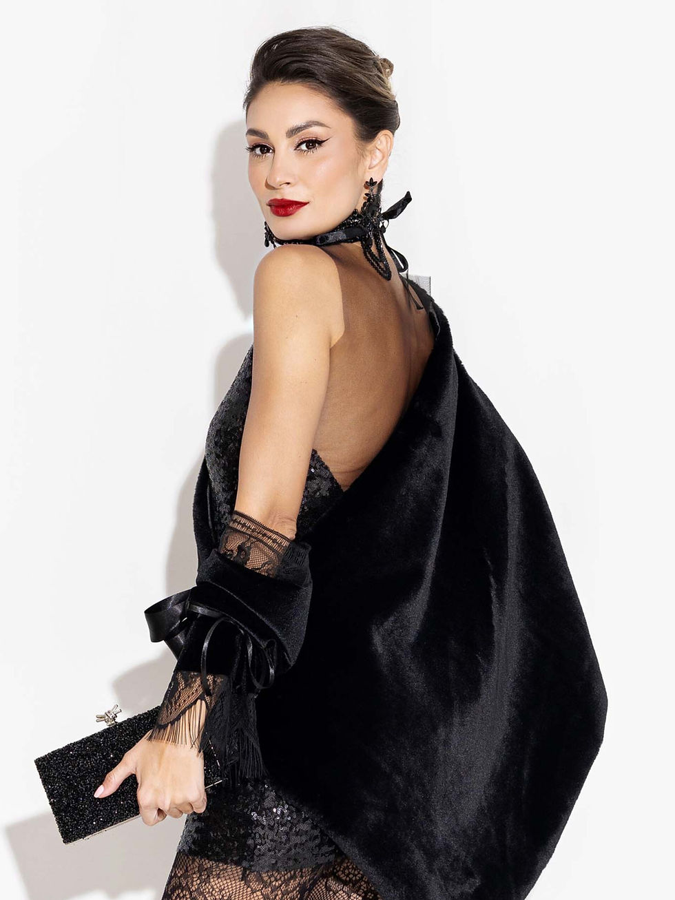 Thumbnail: Elegant Black Shawl made of Medium Thick Eco-Fur