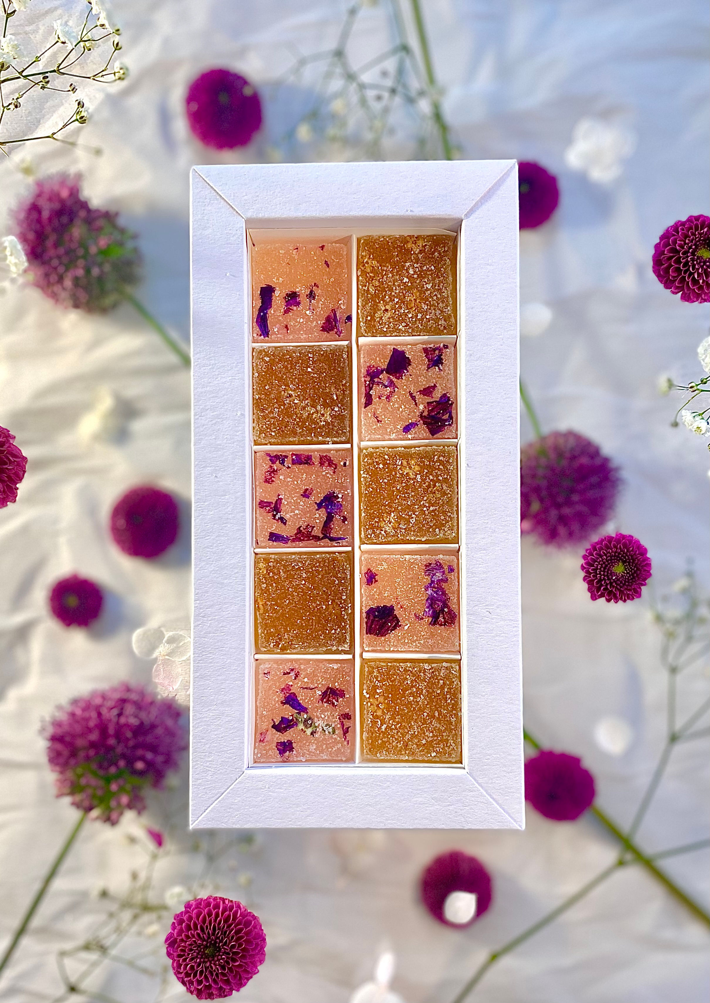 écrin pâte de fleurs confiserie florale rose reine des prés