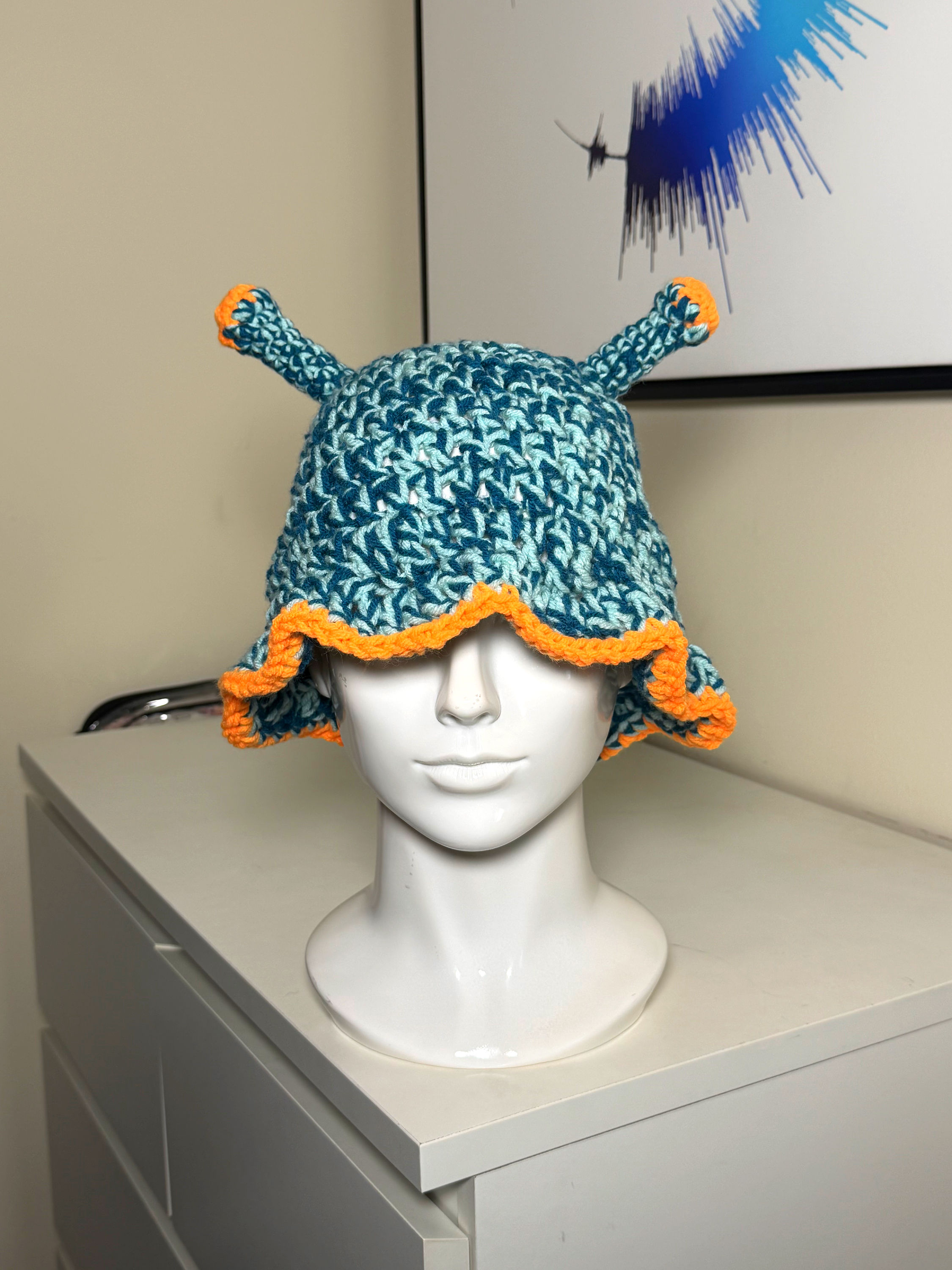 Alien bucket hat