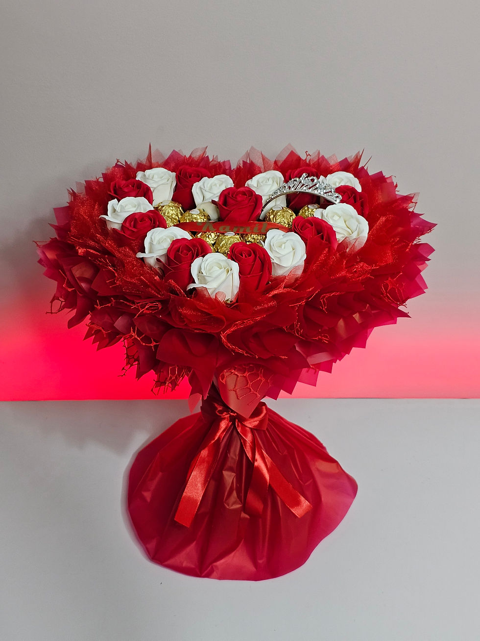 Thumbnail: sweet bouquet with tiara front view