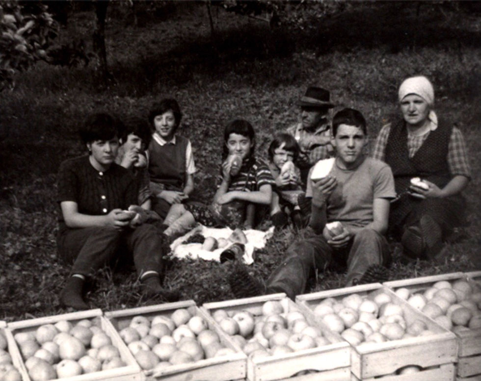744191965_00_AdrianaAgostini