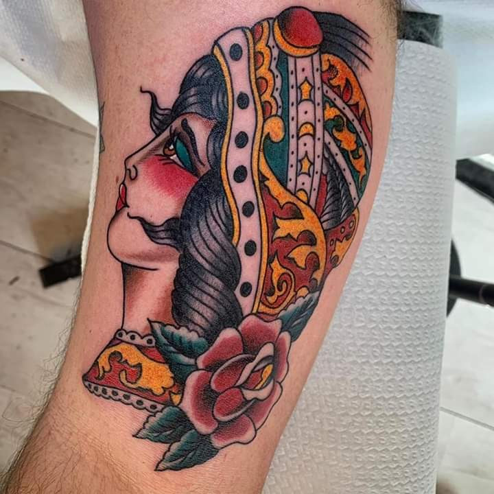 tatouage old school magic circus paris