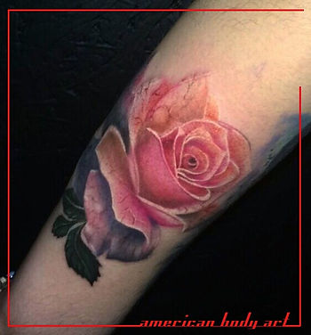 tatouage rose american body art