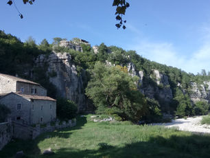Architecture ardéchoise ou comment tomber amoureuse des villages perchés sur la roche…