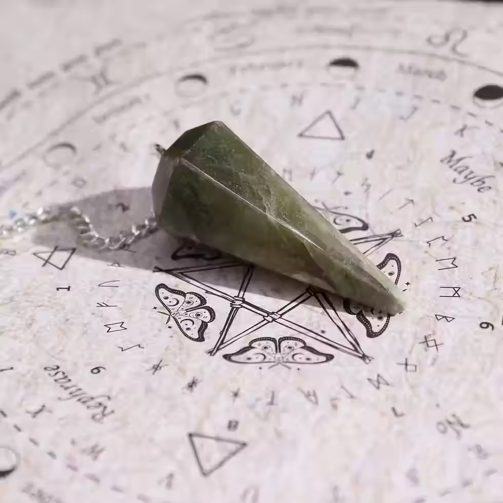 Miniatúra: Vonné tyčinky ANCIENT WITCH "HOJNOSŤ" + kyvadlo z AVANTURÍNU
