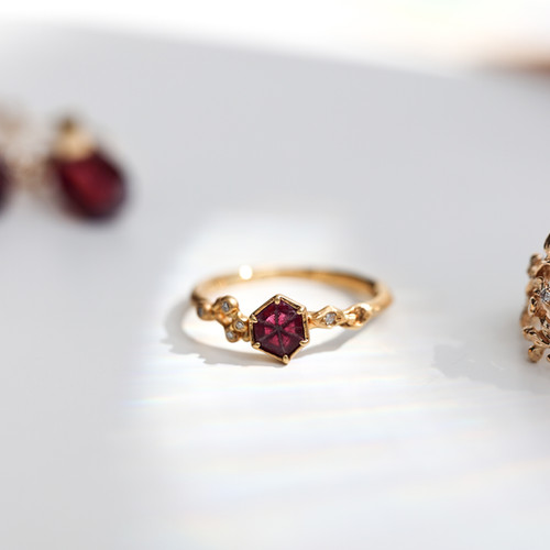 Trapiche Ruby Ring | plant-plant
