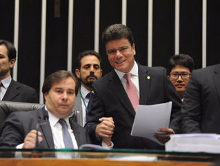 Deoclides Macedo assume mandato de Deputado Federal