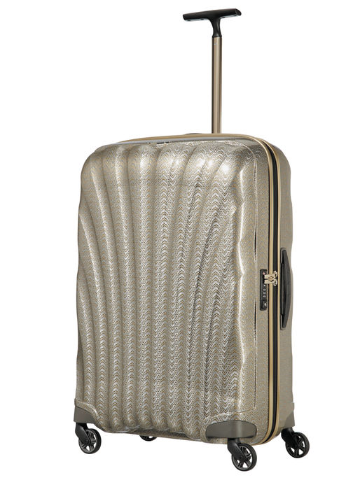 Samsonite celebra los primeros 10 años de su icónica maleta Cosmolite con una edición especial Oro/P