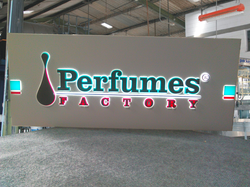 PERFUMES-FACTORY-ROTULO-LUMINICO