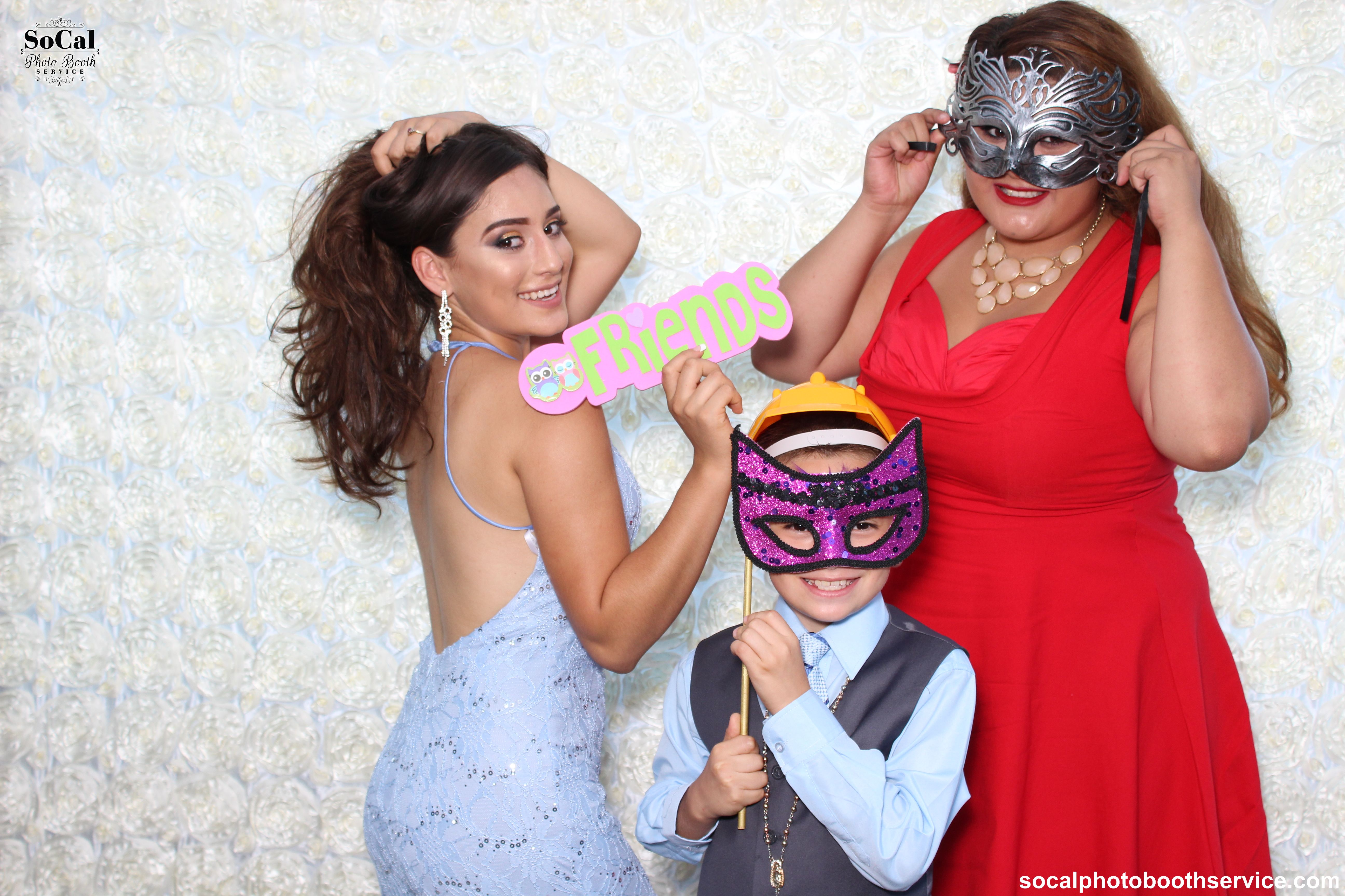 Quince booth