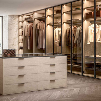 Open vs. Enclosed Wardrobes: Choosing the Right System for Your Space and Lifestyle