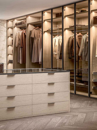 Open vs. Enclosed Wardrobes: Choosing the Right System for Your Space and Lifestyle