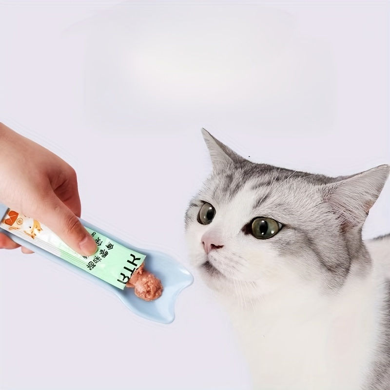 PurrSqueeze™ Lickable Treat Feeder