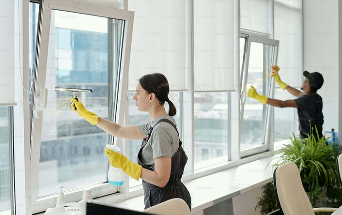 team in deep cleaning