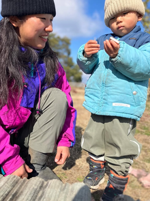 子どもたちみんなで火おこしの準備🔥