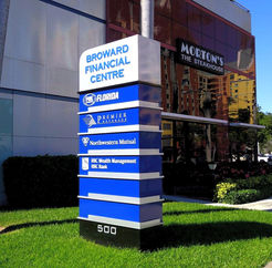 las Olas Retail monument sign, Multi-Tenant Monument Sign