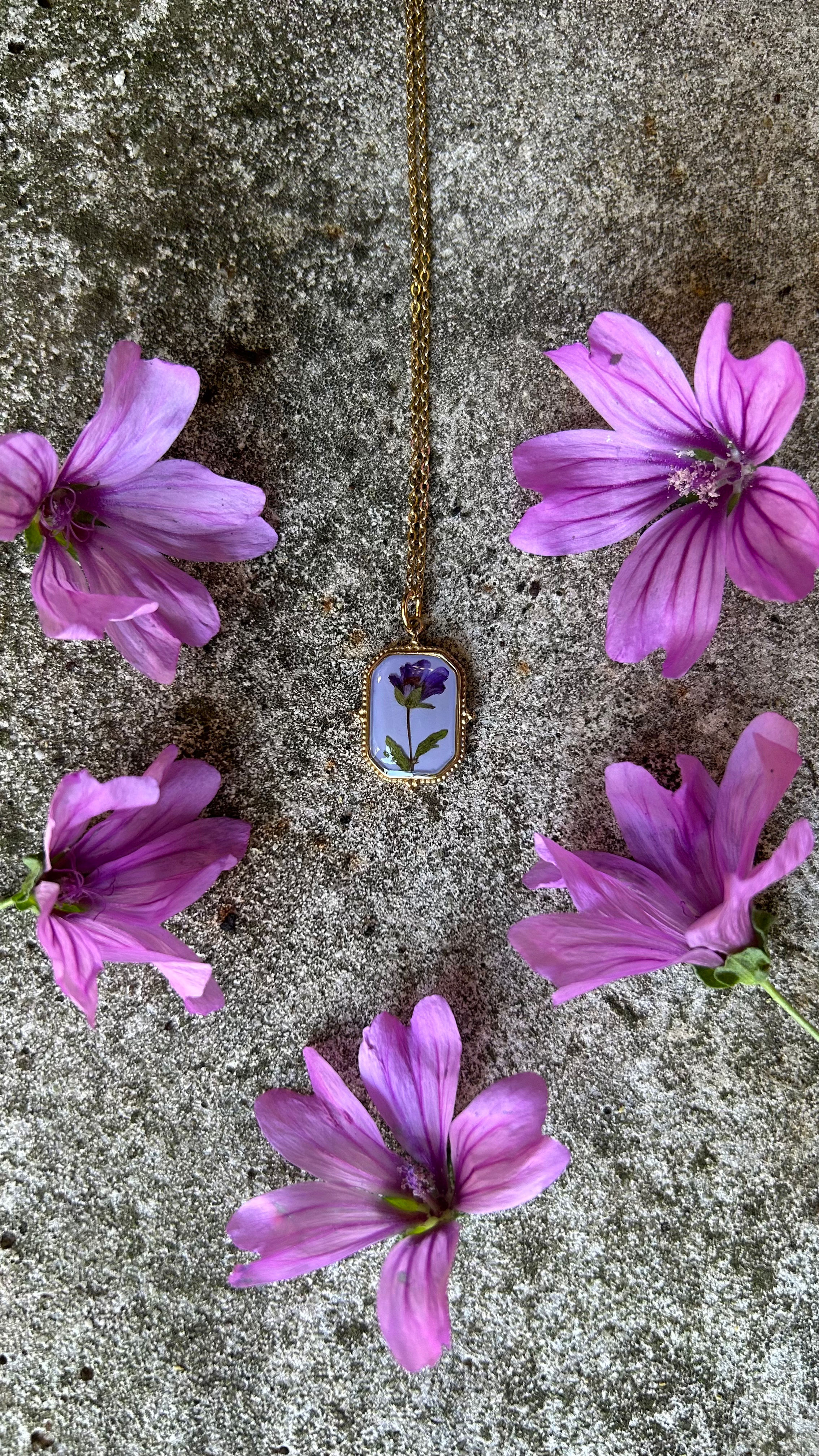 Collana con Geranio selvatico