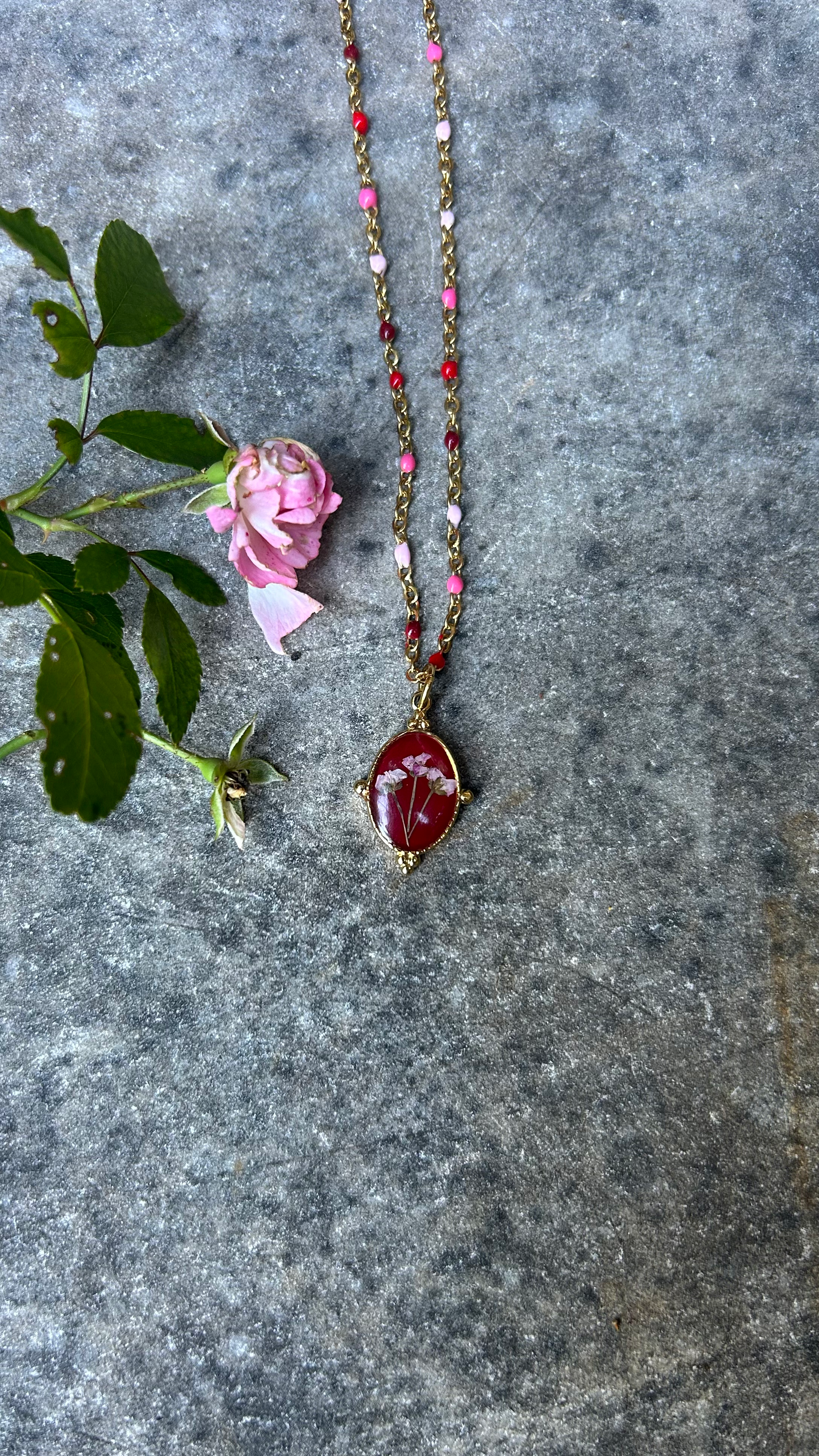 Collana con Lobularia