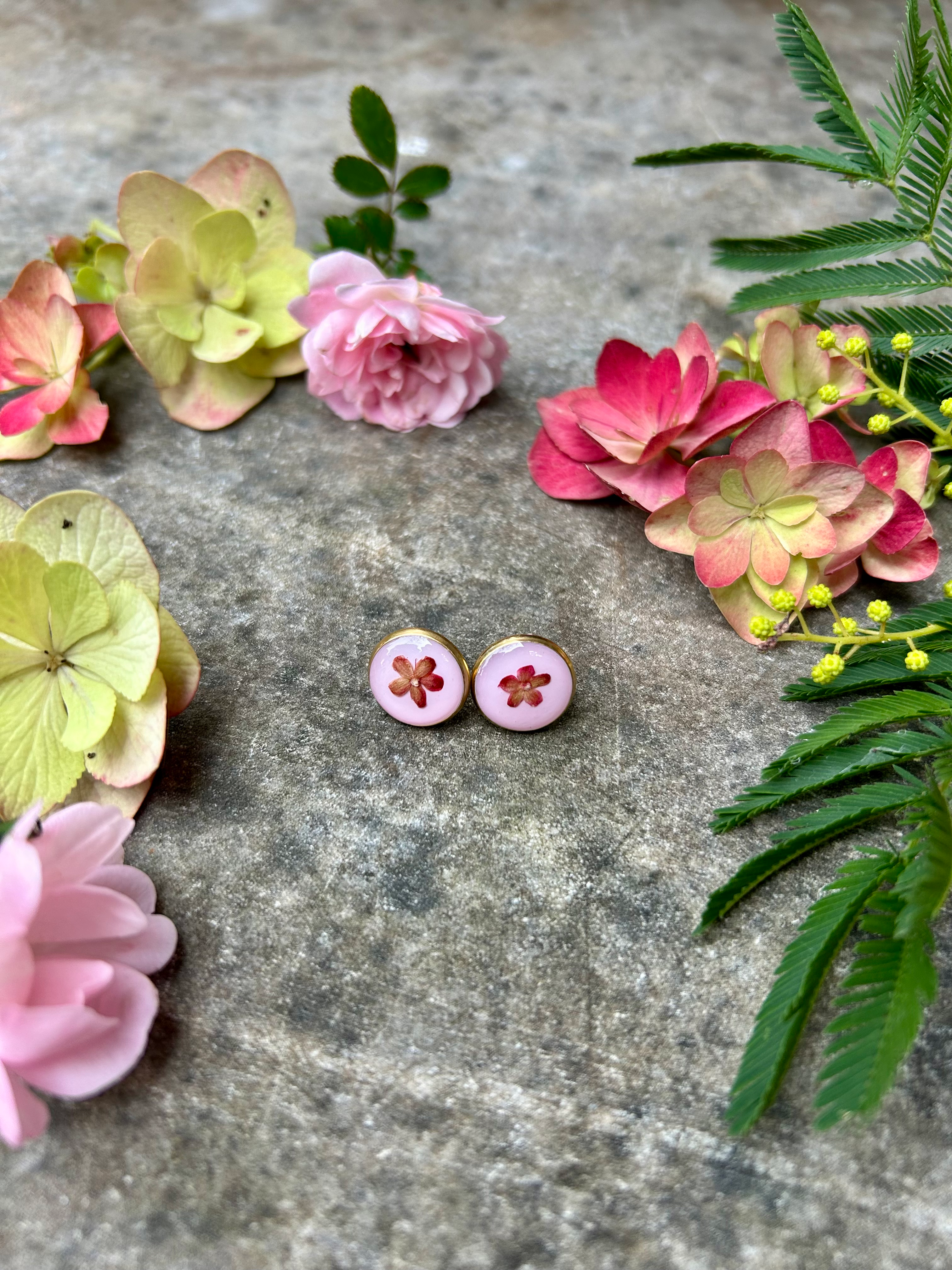 Orecchini con Fitolacca