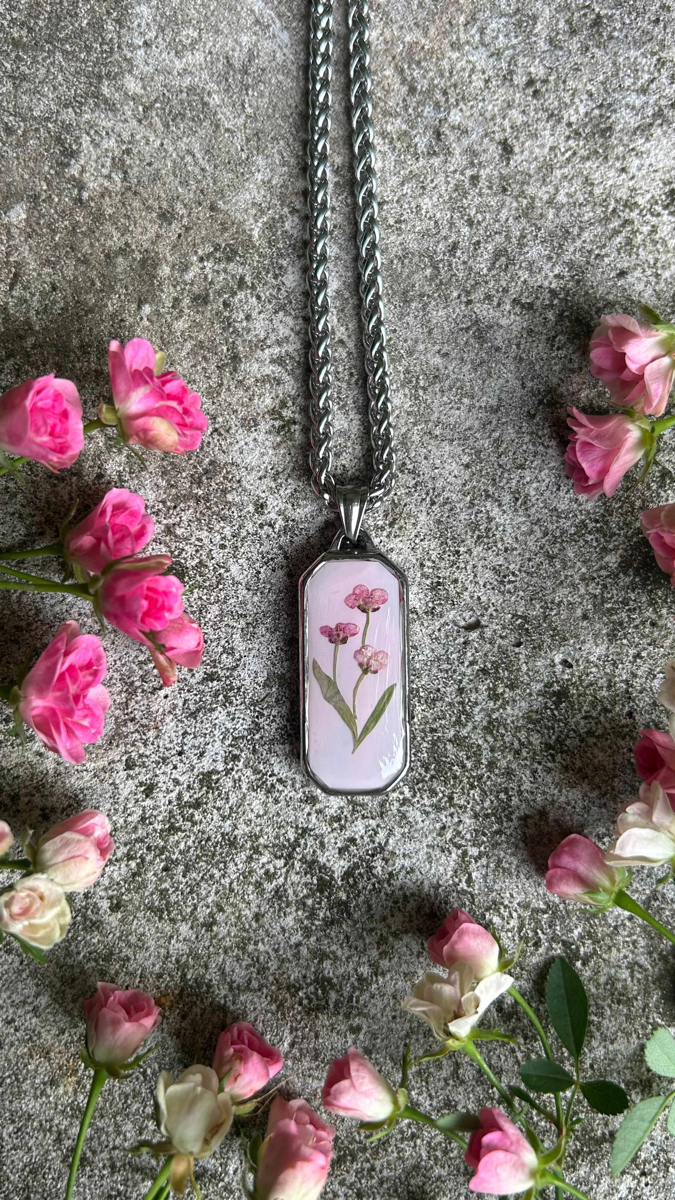 Collana con Lobularia