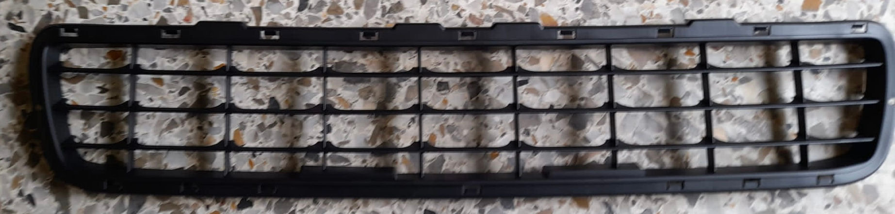 Fiat Punto 03/10 griglia paraurti anteriore inferiore 