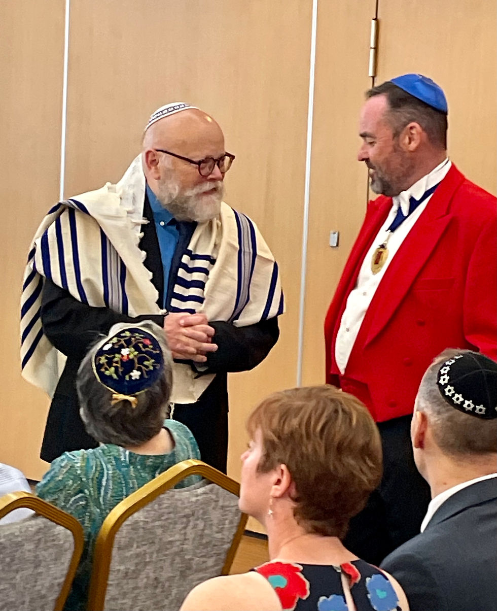 Rabbi & Chuppah
